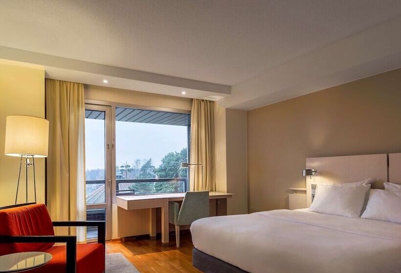 Номер Стандарт Двуспальная Кровать, Hilton Helsinki Kalastajatorppa
