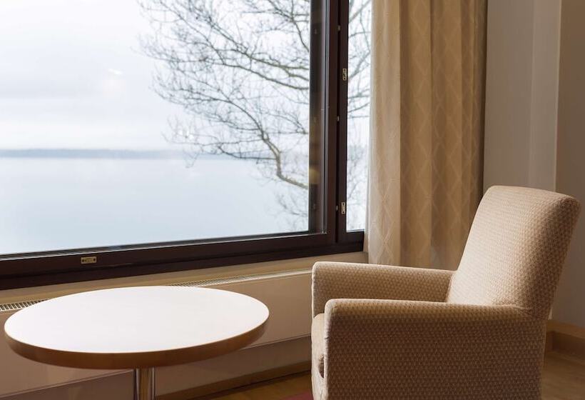 带观景的豪华间, Hilton Helsinki Kalastajatorppa