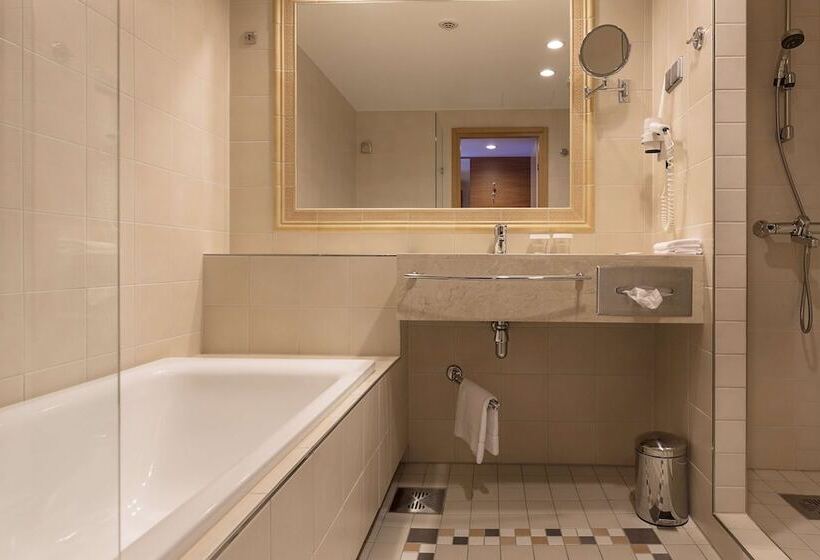 豪华房间, Hilton Helsinki Kalastajatorppa