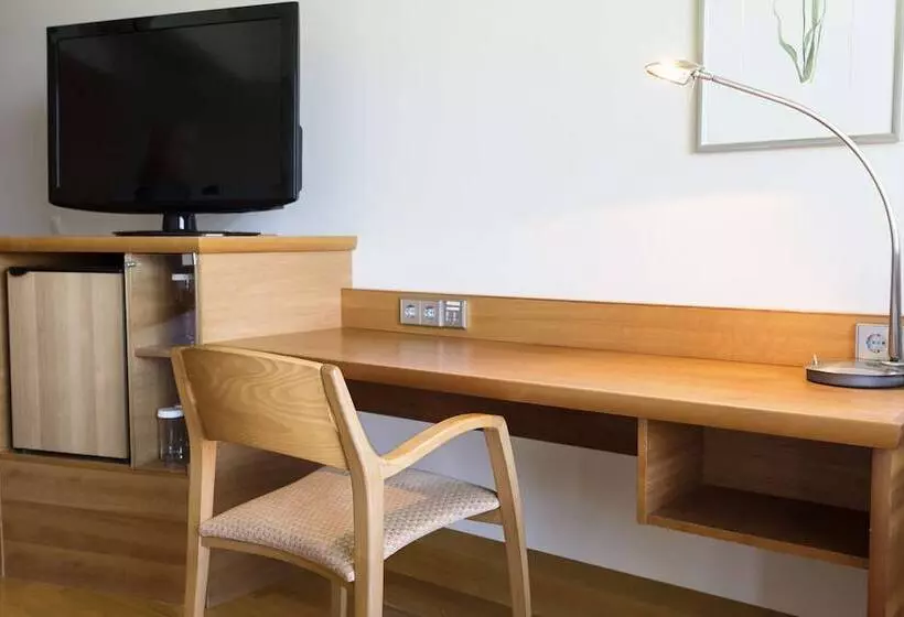 Deluxe-huone, Hilton Helsinki Kalastajatorppa