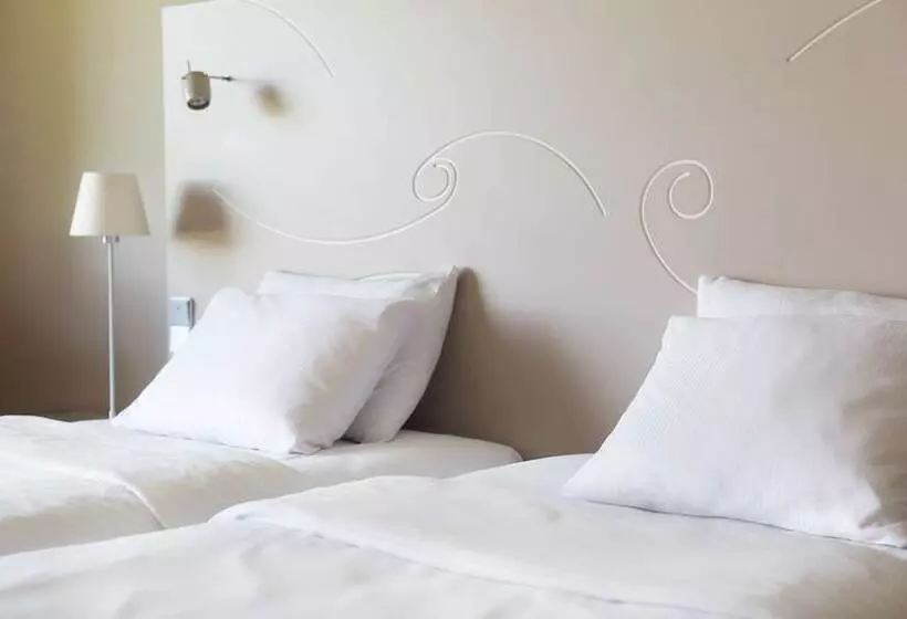 Deluxe-huone, Hilton Helsinki Kalastajatorppa