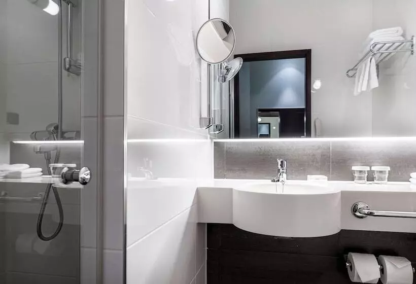 Standard-huone, Hilton Helsinki Kalastajatorppa