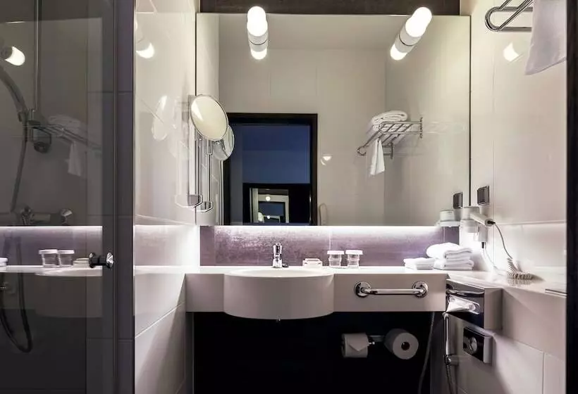 Standard-huone, Hilton Helsinki Kalastajatorppa