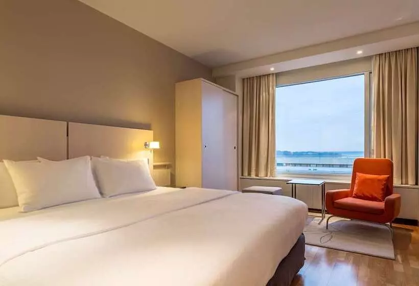 Juniorsviitti, Hilton Helsinki Kalastajatorppa