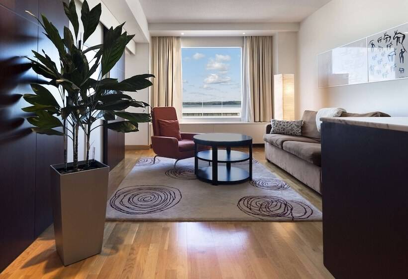 小型套房, Hilton Helsinki Kalastajatorppa