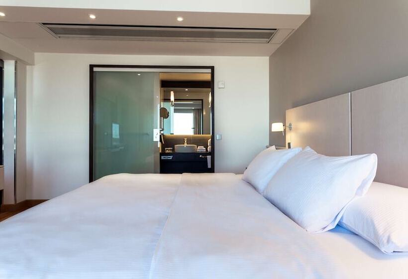 Полулюкс, Hilton Helsinki Kalastajatorppa