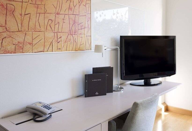 标准间带双人床, Hilton Helsinki Kalastajatorppa