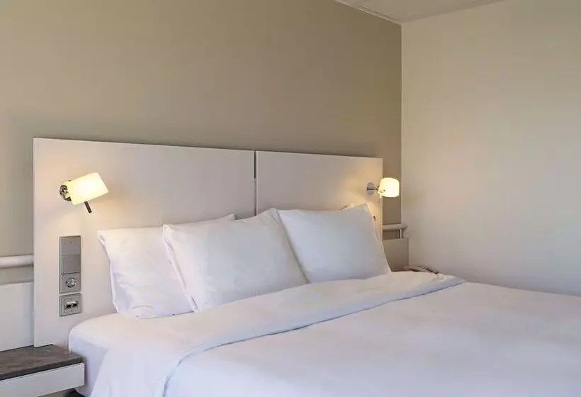 Standard-huone Parivuode, Hilton Helsinki Kalastajatorppa