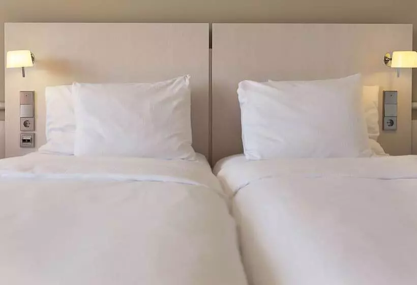 Perhehuone, Hilton Helsinki Kalastajatorppa