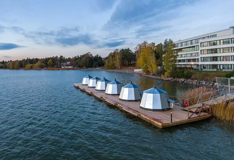 Deluxe-huone, Hilton Helsinki Kalastajatorppa