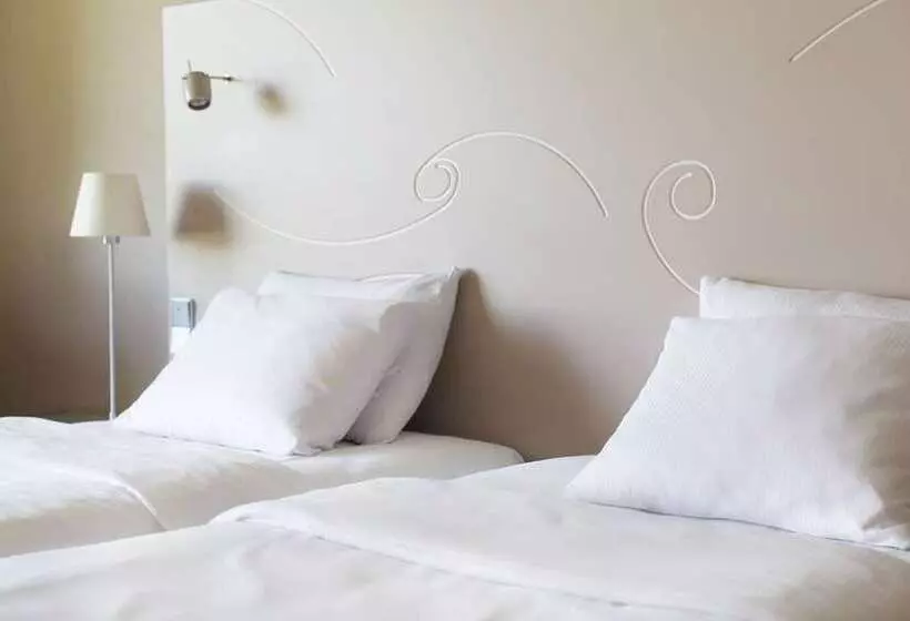 Deluxe-huone, Hilton Helsinki Kalastajatorppa