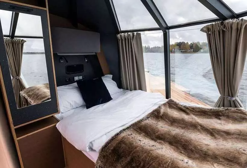 Deluxe-huone, Hilton Helsinki Kalastajatorppa