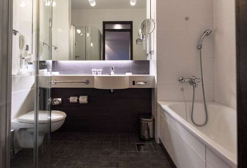 Стандартный Номер Кровать Кинг, Hilton Helsinki Kalastajatorppa