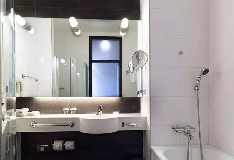 Standard-huone, Hilton Helsinki Kalastajatorppa