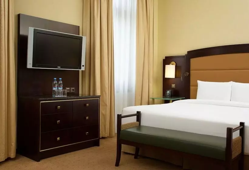 キングサイズベッドのデラックスルーム, Hilton Moscow Leningradskaya