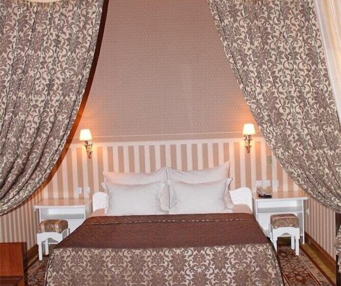 سوییت, Intourist