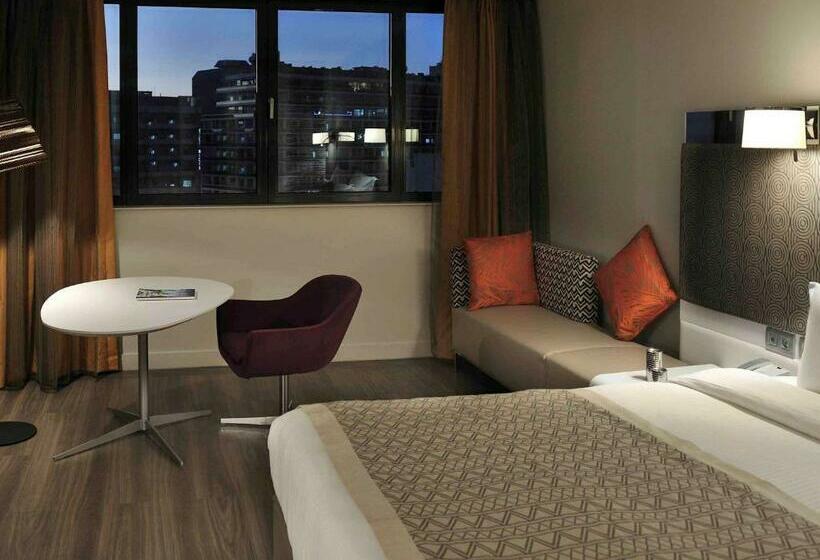 带城市景观的高级房间, Pullman Dakar Teranga