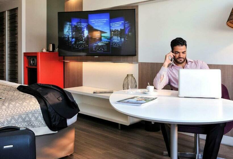 带城市景观的高级房间, Pullman Dakar Teranga