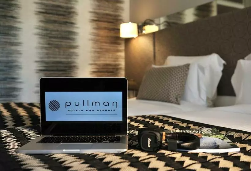 اتاق سوپریور با چشم‌انداز شهر, Pullman Dakar Teranga