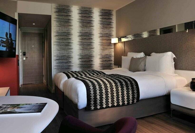 带城市景观的高级房间, Pullman Dakar Teranga