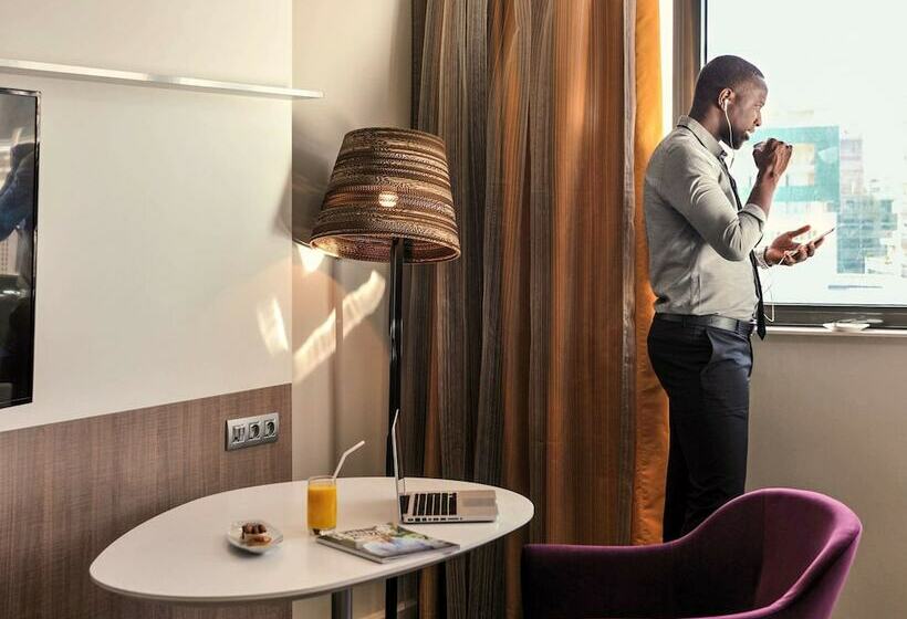 带城市景观的高级房间, Pullman Dakar Teranga