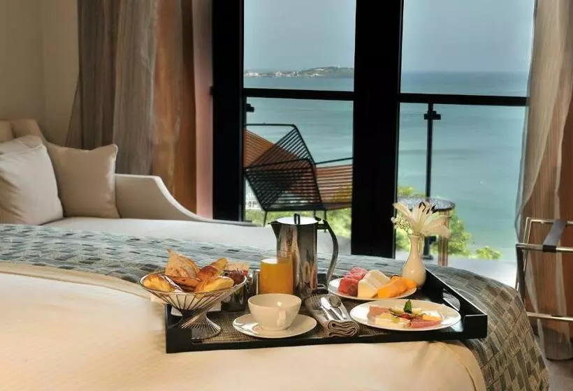 اتاق لوکس با تخت بزرگ, Pullman Dakar Teranga