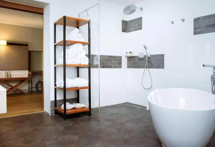 سوئیت پرزیدنت, Pullman Dakar Teranga