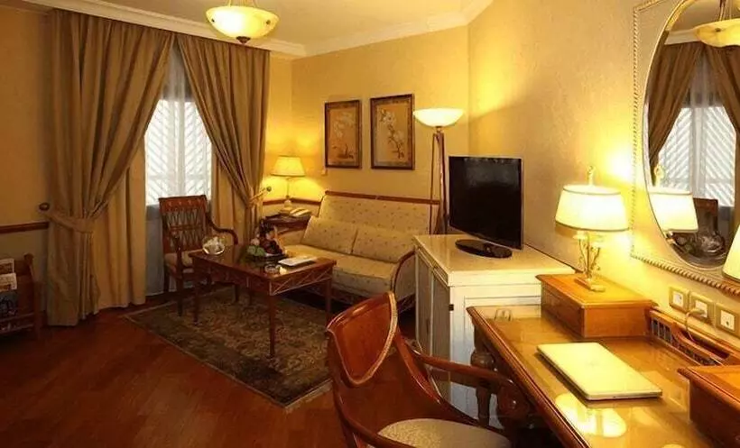 سوئیت جونیور با چشم‌انداز, The Oberoi Madina المدينة أوبروي
