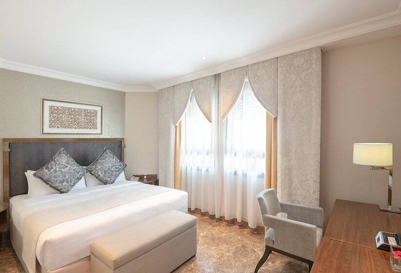 סוויטת ג'וניור םע נוף, The Oberoi Madina المدينة أوبروي