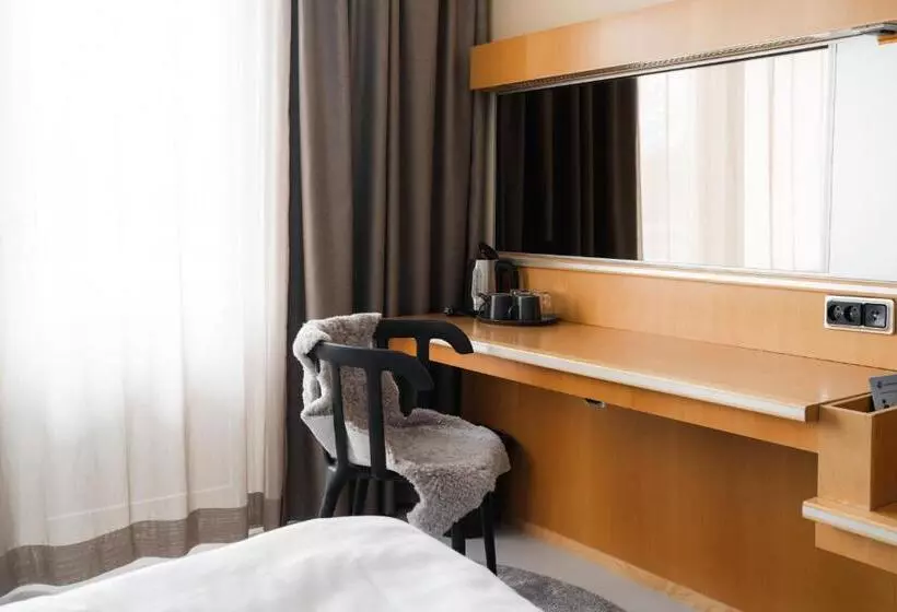 Standard-huone, Waltikka