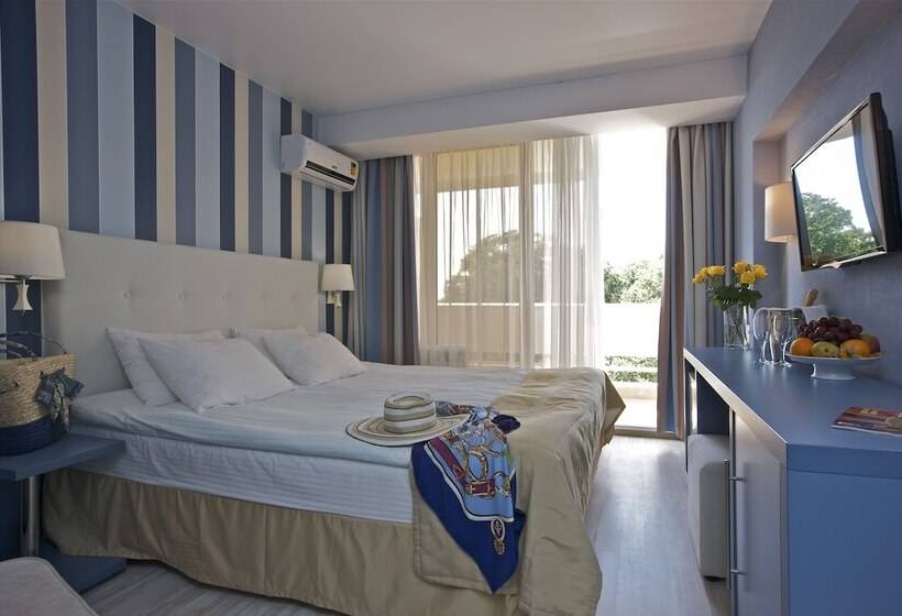 اتاق پرمیوم, Grand Hotel Zhemchuzhina