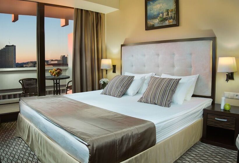 اتاق پرمیوم, Grand Hotel Zhemchuzhina