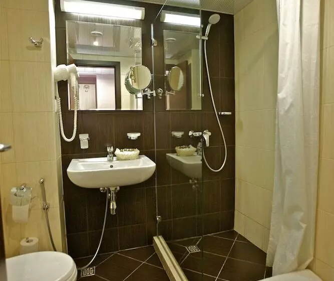 اتاق کلاس بیزنس, Grand Hotel Zhemchuzhina