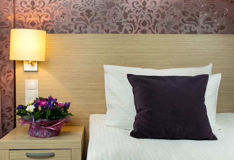 اتاق کلاس بیزنس, Grand Hotel Zhemchuzhina