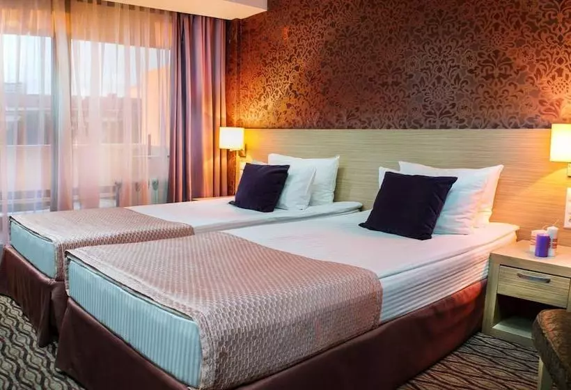 اتاق کلاس بیزنس, Grand Hotel Zhemchuzhina