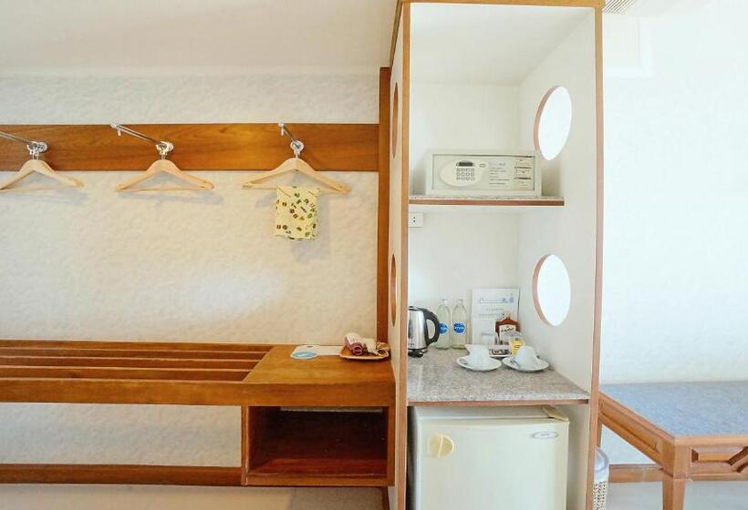 اتاق لوکس با چشمانداز دریا, Pattaya Park Beach Resort