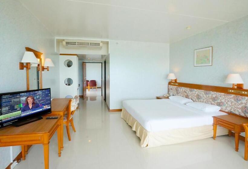 سوییت جونیور, Pattaya Park Beach Resort