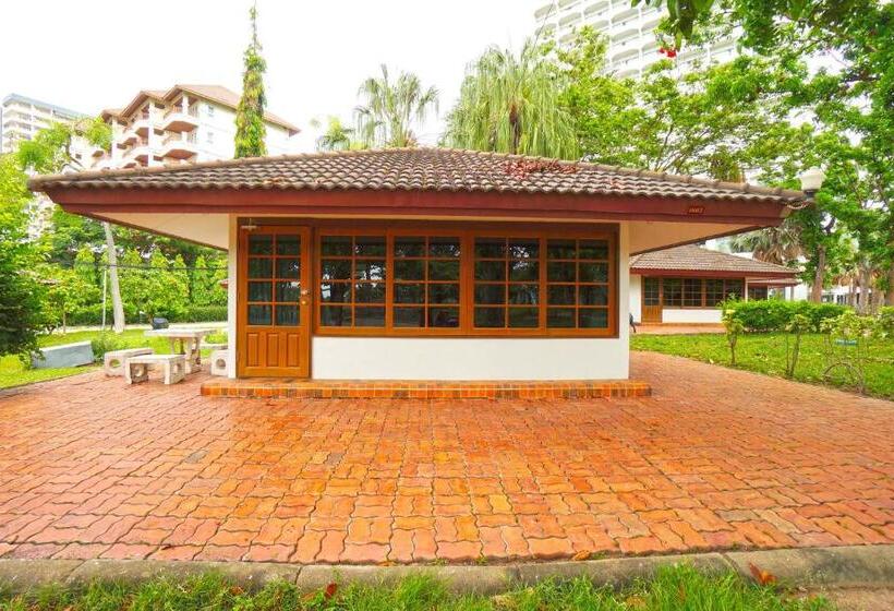 بانگلوی استاندارد, Pattaya Park Beach Resort