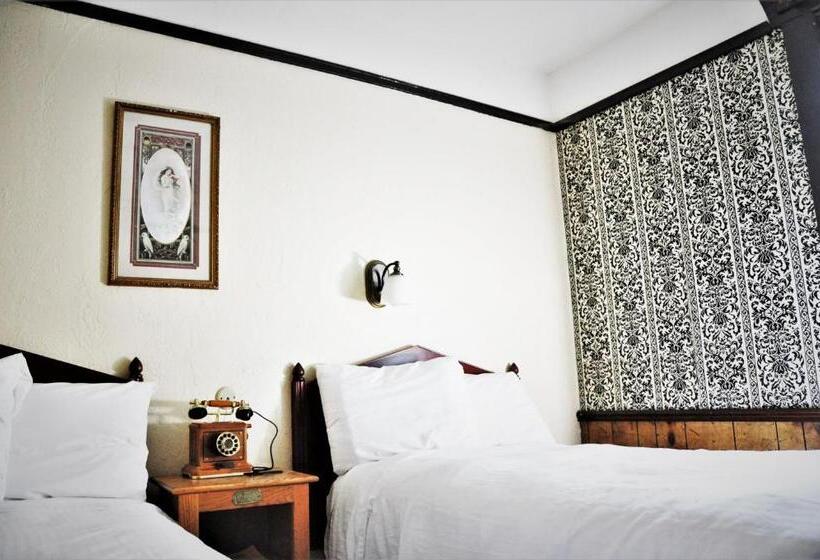 غرفة إقتصادية, Alaskan Hotel And Bar