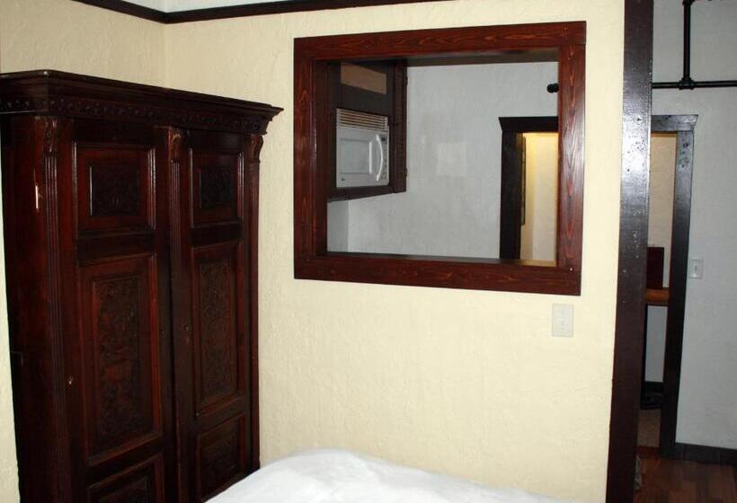 غرفة قياسية مزوَّدة بمطبخ, Alaskan Hotel And Bar