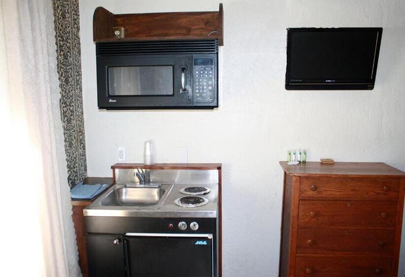 غرفة قياسية مزوَّدة بمطبخ, Alaskan Hotel And Bar