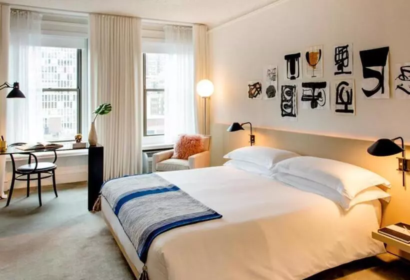 اتاق لوکس با تخت بزرگ, The Chicago Hotel Collection Ambassador Gold Coast