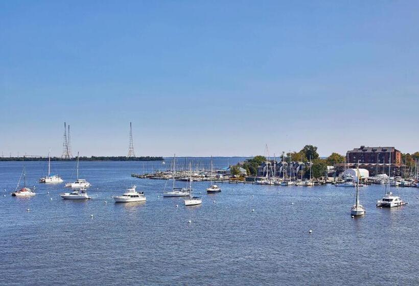 带大床的标准间, Annapolis Waterfront Hotel, Autograph Collection