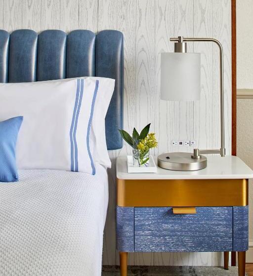 带大床的标准间, Annapolis Waterfront Hotel, Autograph Collection
