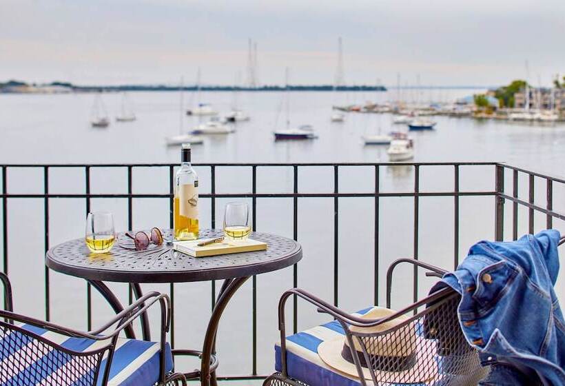 带2个双人床的标准工作室, Annapolis Waterfront Hotel, Autograph Collection