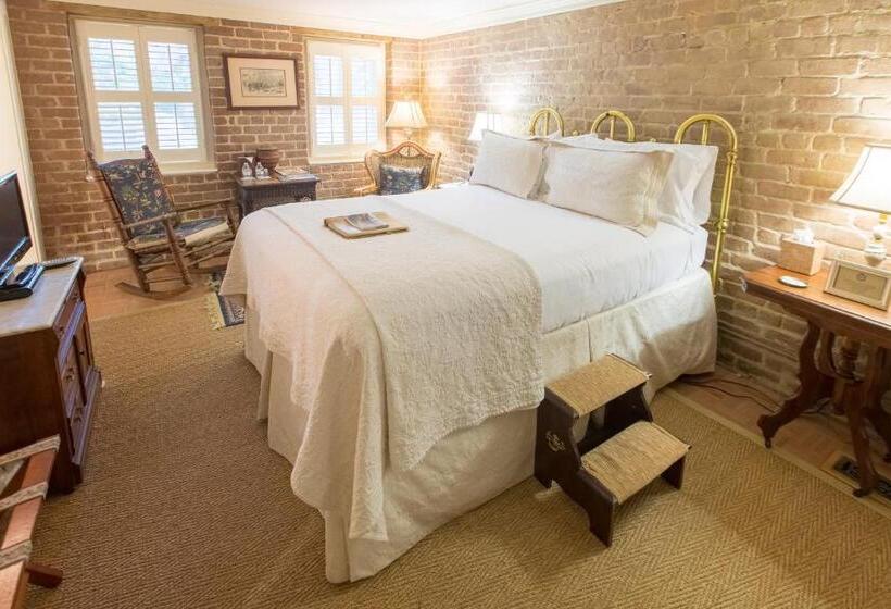 标准间, Ballastone Inn