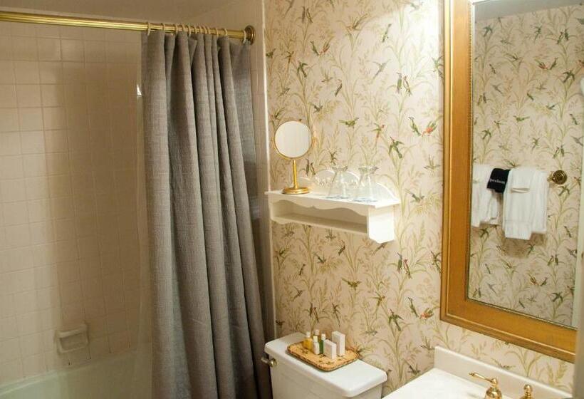 标准间, Ballastone Inn