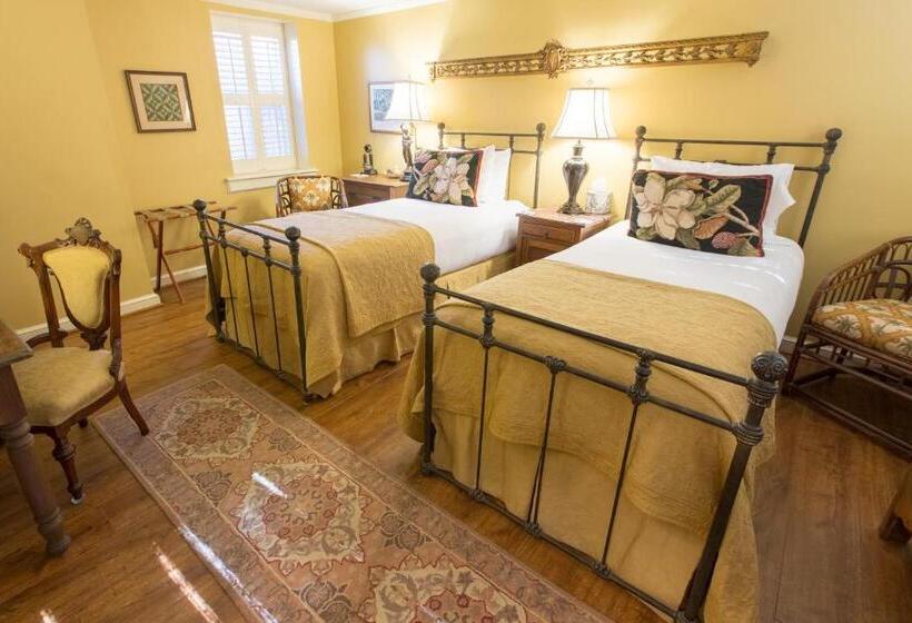 标准间, Ballastone Inn