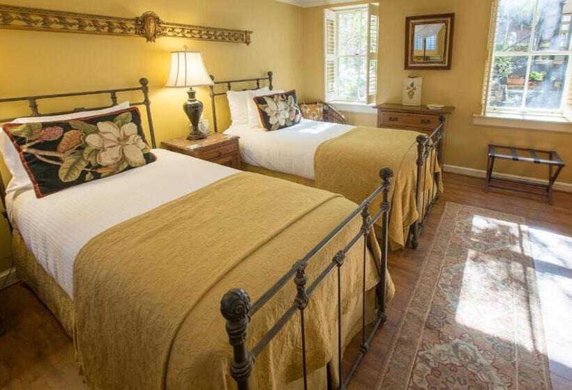 标准间, Ballastone Inn