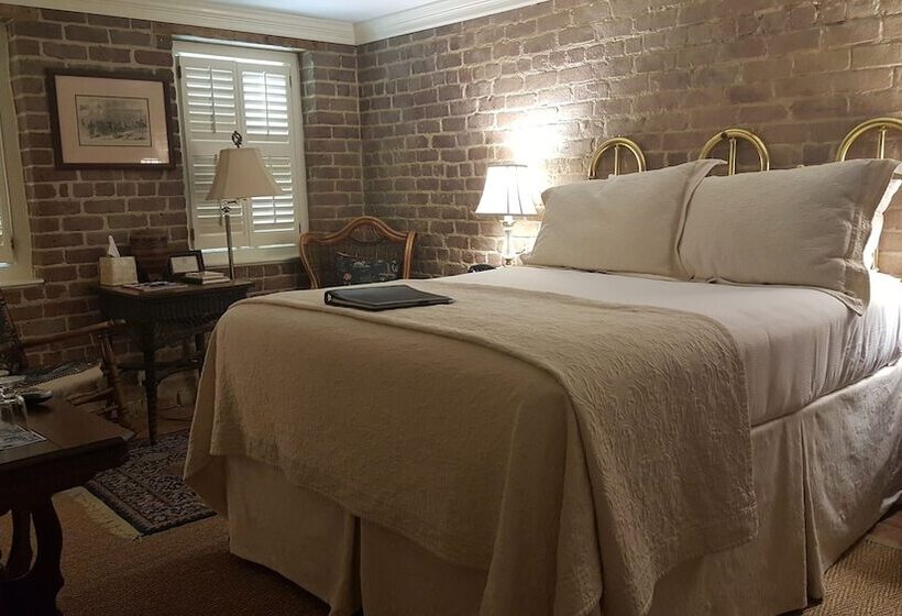 标准间, Ballastone Inn